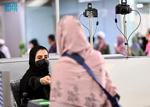 جوازات مطار الأمير محمد بن عبدالعزيز تستقبل أولى رحلات ضيوف الرحمن من تايلند