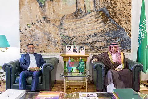 ولي العهد يتلقى رسالة خطية من رئيس وزراء بنغلاديش