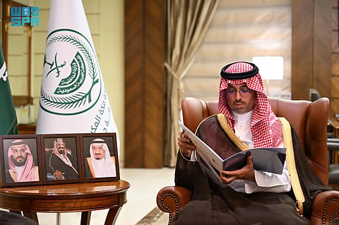 محافظ جدة يطّلع على خطة تشغيل الهلال الأحمر لاستقبال الحجاج