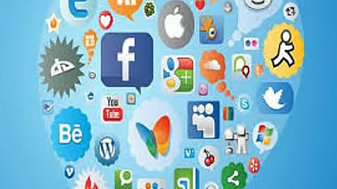 مختصة: الوسطية الحل الأفضل في استخدام مواقع التواصل الاجتماعي