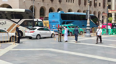 في المدينة المنورة والعاصمة المقدسة.. «المرور» تكثف جهود خدمة الحجاج