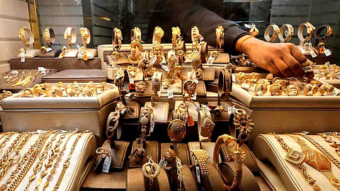سعر الذهب في السعودية اليوم الخميس 4-12-1447 بعد انخفاضه عالميا