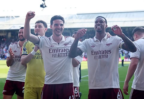 أرسنال يتوج بلقب الدوري الإنجليزي ويختتم موسمه بالفوز على كريستال بالاس 2-1