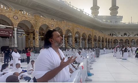 لحظات روحانية.. حجاج بيت الله الحرام يعيشون مشاعر مؤثرة بعد طواف القدوم