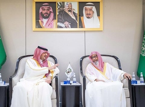 وزير الداخلية رئيس لجنة الحج العليا يزور المفتي العام للمملكة
