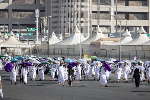 وزارة الحج تنصح ضيوف الرحمن بحمل المظلة أثناء المناسك