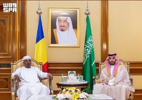 ولي العهد يستعرض العلاقات الثنائية مع الرئيس التشادي
