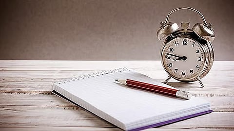 استشاري قلب يحذر الطلاب: السهر أخطر من صعوبة الامتحان