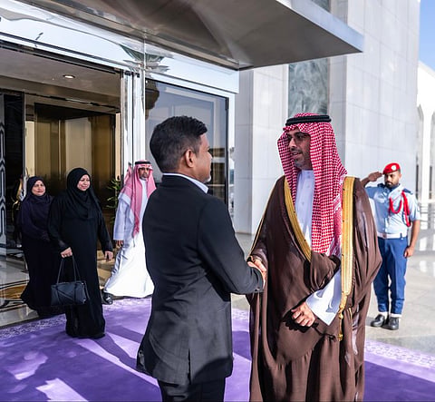 نائب رئيس جمهورية المالديف يغادر جدة