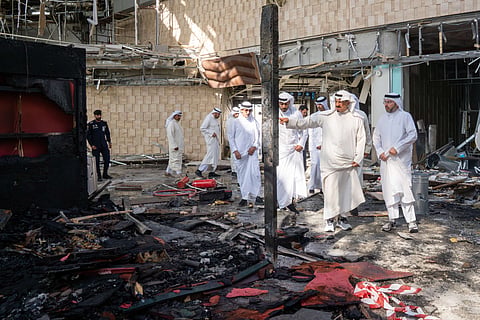 رئيس مجلس الوزراء الكويتي يتفقد مبنى الركاب بمطار الكويت بعد العدوان الإيراني
