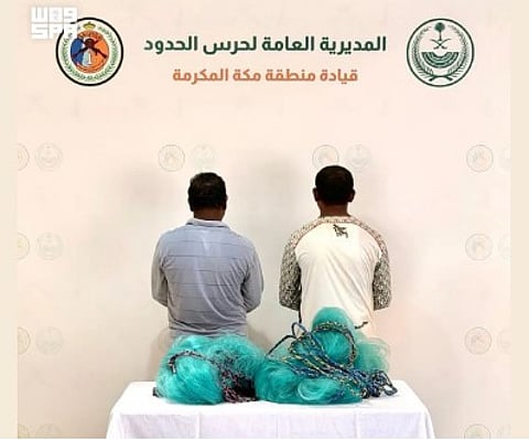 حرس الحدود بمكة يضبط بنغاليين مخالفين للائحة الأمن والسلامة لمزاولي الأنشطة البحرية