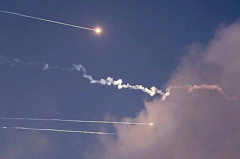 «يسرائيل هيوم»: إسرائيل والولايات المتحدة نقلتا رسالة إلى إيران بوقف الهجمات