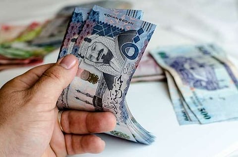 سعر الريال مقابل الجنيه المصري والعملات العربية اليوم الثلاثاء 23-12-1447