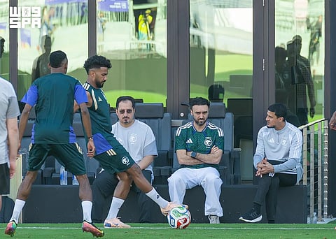 وزير الرياضة يشهد التدريب الأخير للأخضر قبل لقاء الأوروغواي في كأس العالم 2026
