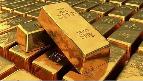انخفاض الذهب مع تماسك الدولار وتوقعات رفع الفائدة