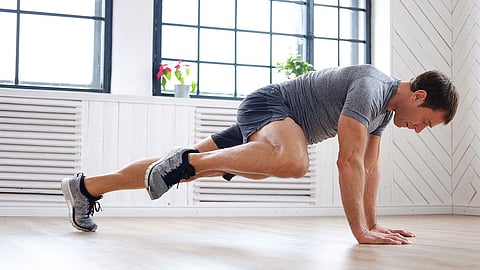 الرفعة الميتة والجسر.. تمارين لقوام ممشوق وبطن مسطحة