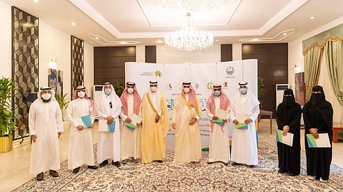 أمير الجوف يشهد توقيع 6 مذكرات تفاهم و7 عقود تمويل لأبناء المنطقة