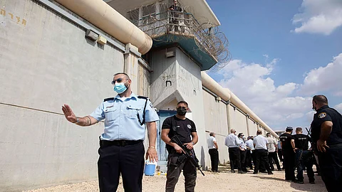 مقطع فيديو متداول يوثق لحظة هروب أسرى سجن جلبوع