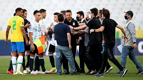 الاتحاد البرازيلي لكرة القدم: حذرنا «التانجو» من مشاركة رباعي الدوري الإنجليزي