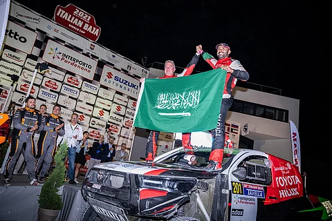 يزيد الراجحي يستعيد صدارة كأس العالم ويتوّج بطلًا لباها إيطاليا