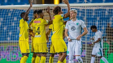 بالفيديو.. الأهلي يواصل سلسلة النتائج المخيبة بتعادل مع التعاون