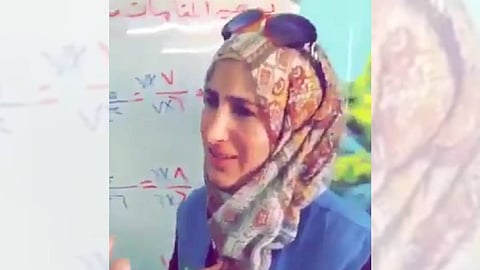 بالفيديو.. الدموع تغالب معلمة سورية بمخيم الزعتري بعد علمها بتوجيه الملك سلمان لعلاجها