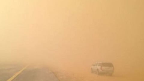 «الأرصاد» تصدر 4 تنبيهات برياح مثيرة للأتربة وأمطار رعدية