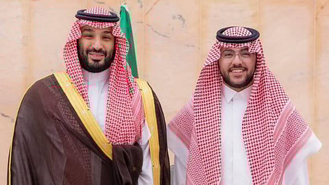 ولي العهد يكرم «مساعد الدوسري» بعد الفوز ببطولة فيفا للرياضات الإلكترونية