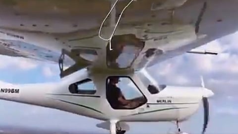 شاب سعودي يروي قصة تجربة طائرته في أول رحلة لها