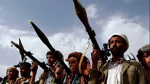 «الحوثي» تُهاجم ميناء المخا.. الحكومة تتهم الميليشيا بدفع اليمن نحو المجاعة