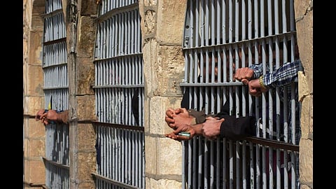 العفو الدولية تندد بانتهاكات إيران لحقوق الإنسان في السجون