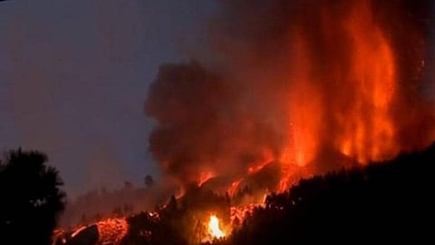 فيديو يوثق ثوران بركان «تاريخي» في إسبانيا
