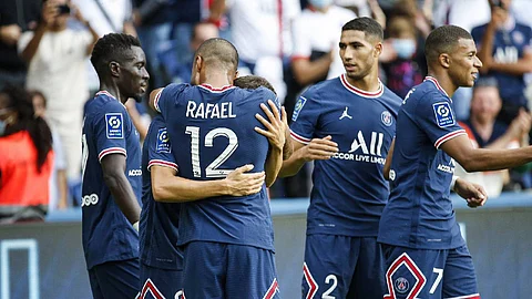 سان جيرمان ينتزع فوزًا صعبًا على ليون في الدوري الفرنسي
