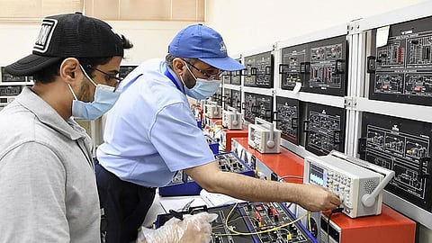 كلية الاتصالات بجدة تفتح القبول في البكالوريوس والدبلوم للفصل التدريبي الثالث لعام 1444هـ