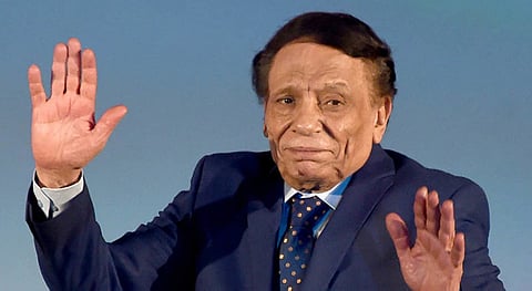 حقيقة إصابة عادل إمام بفيروس كورونا