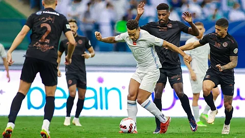 شاهد.. التعادل يسيطر على الديربي بين الهلال والشباب