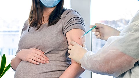 إيطاليا تدعم تطعيم الحوامل بلقاح كورونا.. وتحدِّد توقيتًا معينًا خلال الـ 9 أشهر