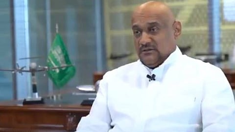 بالفيديو.. قصة سعودي شارك بتصميم أول طائرة بالعالم من الكاربون فايبر