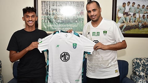 رسميًا.. عبد الرحمن الزهراني أهلاويًا حتى 2025