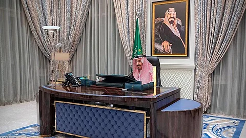 مجلس الوزراء: السعودية تحتفظ بحق الدفاع عن النفس بمواجهة صواريخ الحوثيين