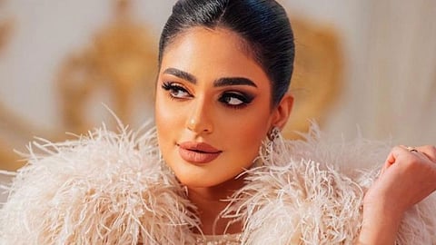 الفنانة الكويتية ليالي دهراب تفجع بموت والدها ونجوم الفن يعزونها