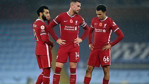 ضربة قوية لليفربول قبل مواجهة مانشستر سيتي في قمة الدوري الإنجليزي