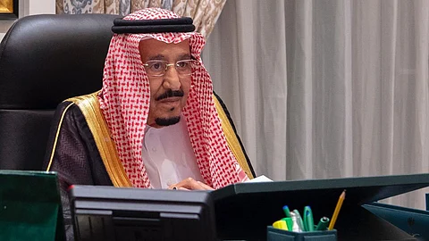 بالفيديو.. «القراءة ثم القراءة ثم القراءة».. نصيحة الملك سلمان للشباب