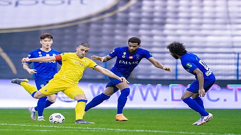 صفقة تبادلية مجنونة بين الهلال والنصر تشعل الأجواء في الرياض