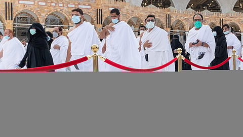 بعد زيادة أعداد المعتمرين في المسجد الحرام.. قرار بشأن كبار السن وذوي الإعاقة