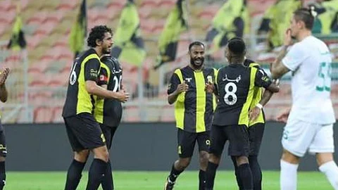 ديربي جدة.. أزمة «الفار» تؤخر انطلاق الشوط الثاني من الاتحاد والأهلي