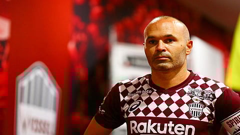 إنييستا يرغب في العودة لبرشلونة