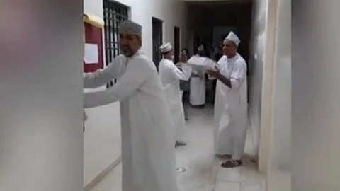 بالفيديو.. تجهيز مراكز إيواء في عُمان تحسبًا للإعصار شاهين
