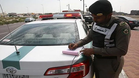 «المرور السعودي» يحدِّد آلية تجديد استمارة بيع سيارة مالكها متوفى