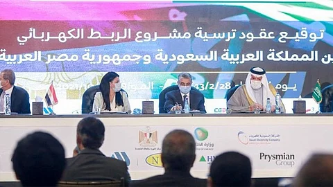 السفير نقلي: مشروع الربط الكهربائي يحقق التنمية والنهضة المشتركة للمملكة ومصر